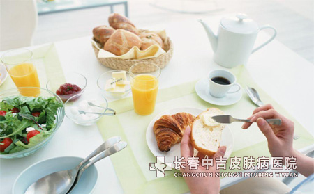 鱼鳞病饮食,鱼鳞病患者,鱼鳞病