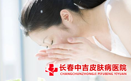 青春痘的治疗方式都有什么