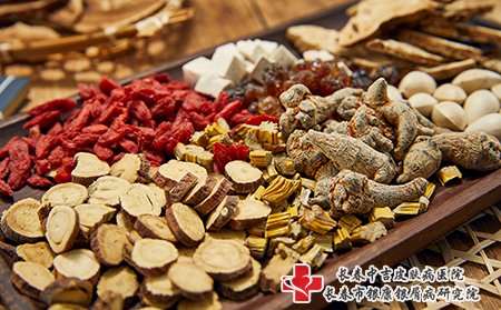 牛皮癣吃中药时又很多食物不要同时吃，要注意