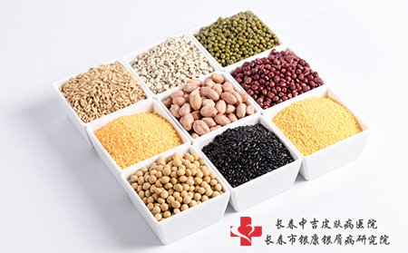 牛皮癣患者可以喝一些杂粮粥
