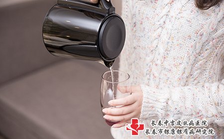 牛皮癣要多喝水