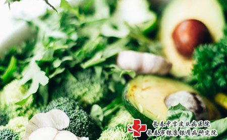 长春治疗牛皮癣讲究内外兼治方法,你学会了吗