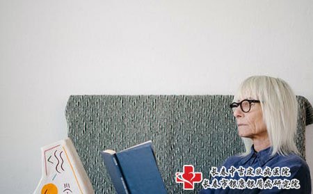 牛皮癣患者忌口大全,冬季牛皮癣患者养生好方法